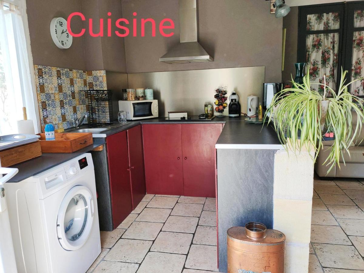 Chambres Et Gite Peyroutas " Camille" Vignonet St Emilion Exterior foto