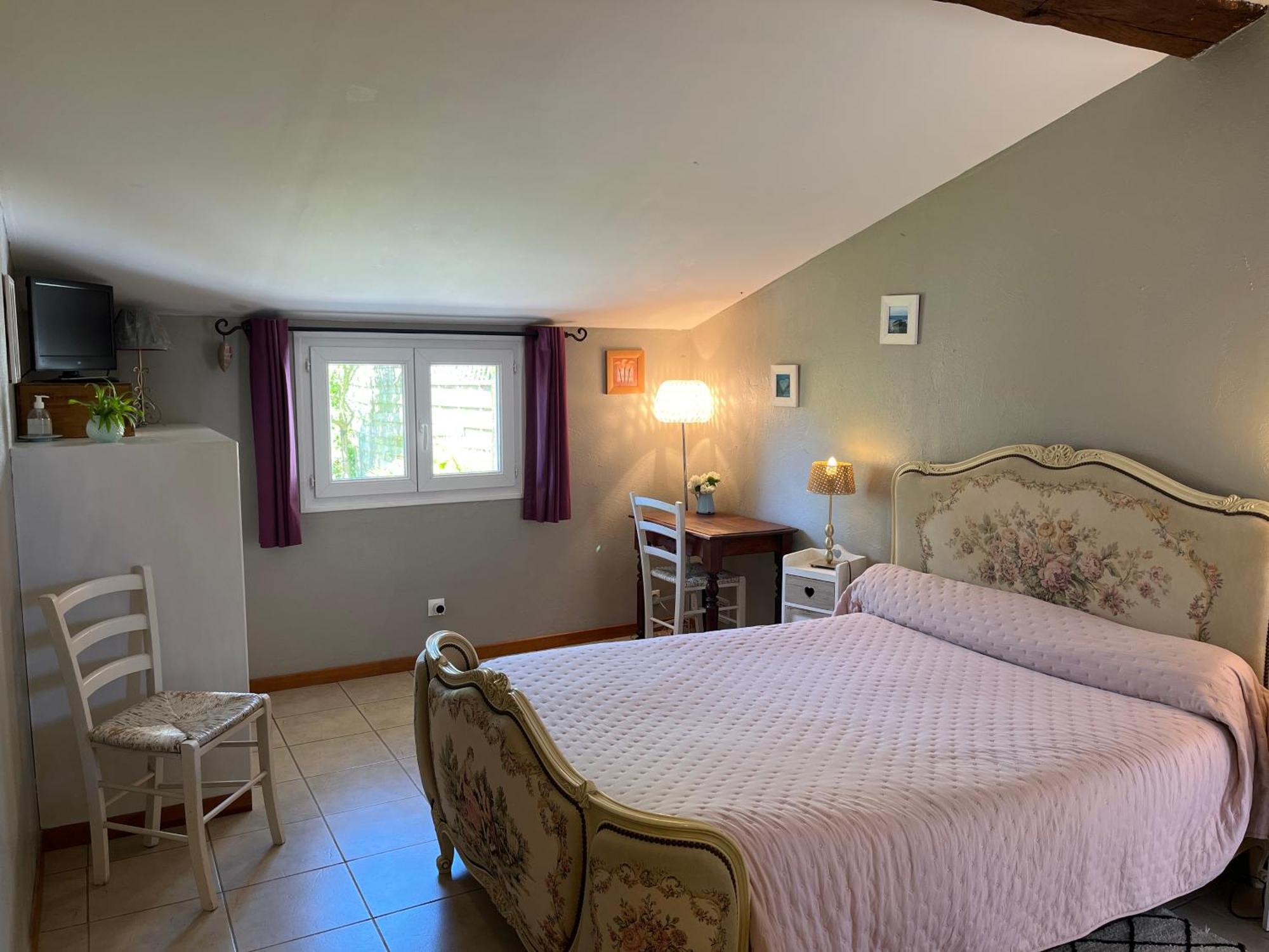Chambres Et Gite Peyroutas " Camille" Vignonet St Emilion Exterior foto